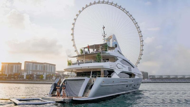 Sunseeker Superyacht: VIP Dinner, Premium Drinks& Live Music - A Closer Look at the Experience