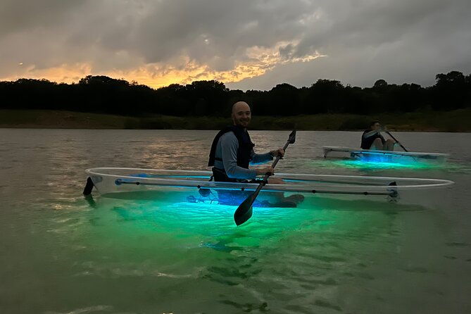 sunset-and-glow-guided-kayaking-tour-grapevine-lake-2