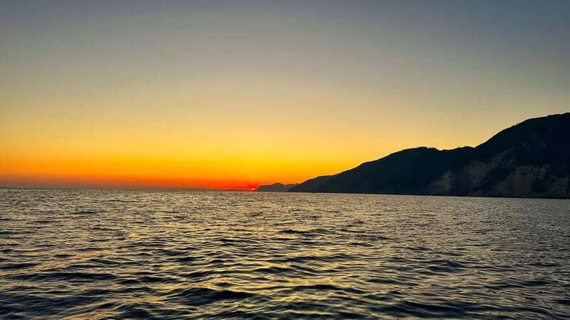 Sunset aperitif - Sunset Aperitif in Liguria: A Dreamy Evening on the Water