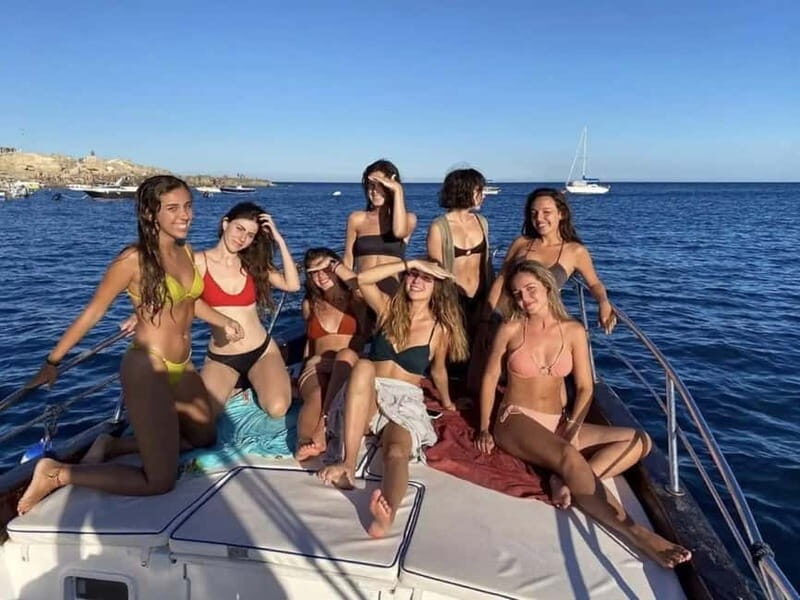 Sunset Aperitif on a Boat  Castro - Key Points