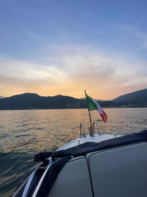 Sunset aperitif on a boat on Lake Iseo - Practical Details & Tips