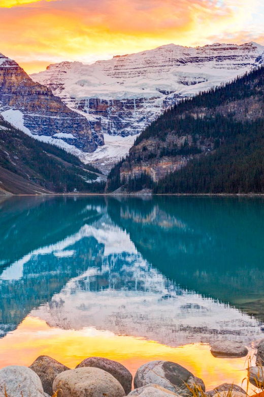 sunset-at-moraine-lake-stargazing-tour-from-canmore-banff