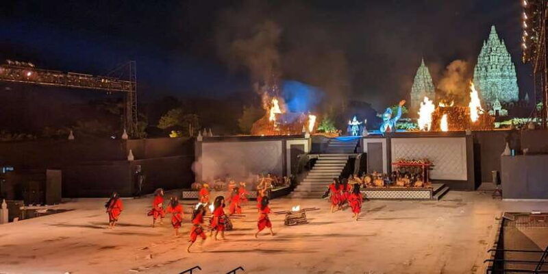 sunset-at-prambanan-temple-ramayana-ballet-performance