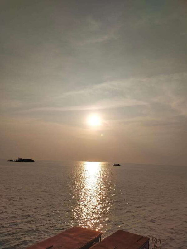 sunset-at-the-floating-village-on-the-gigantic-lake