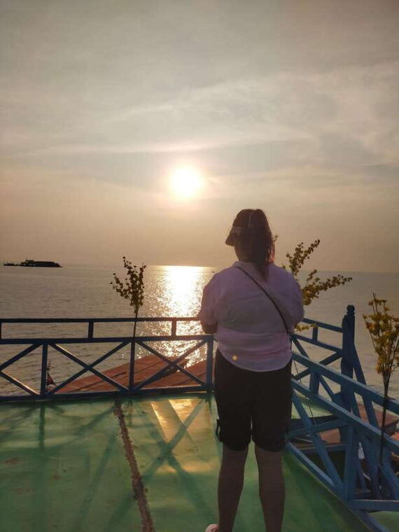 sunset-at-the-floating-village-on-the-gigantic-lake