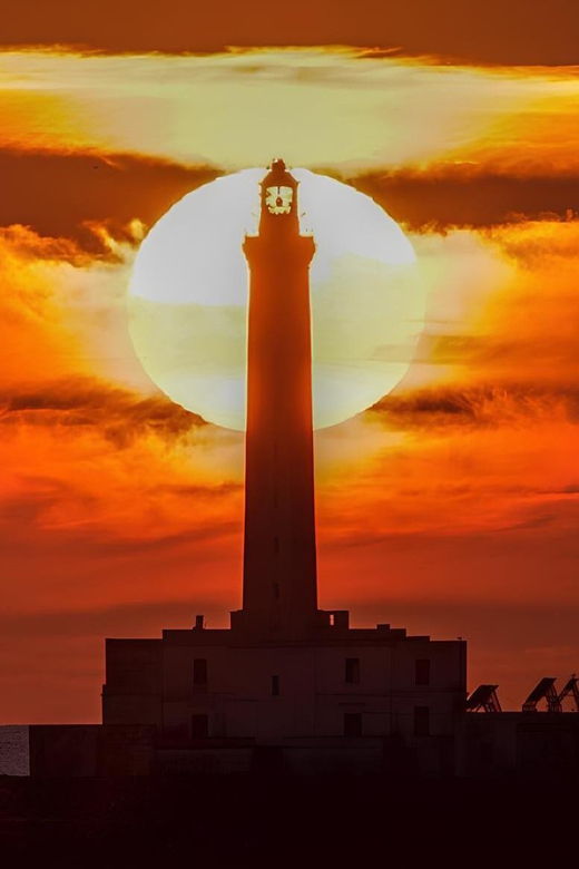 sunset-at-the-island-of-s-andrea-gallipoli-with-aperitif
