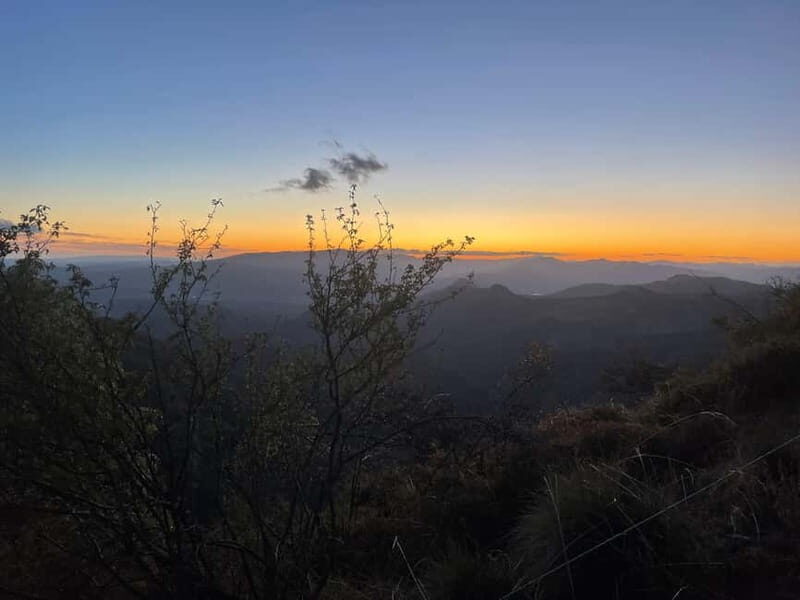 Sunset at the Monges lake and peaks - FAQs