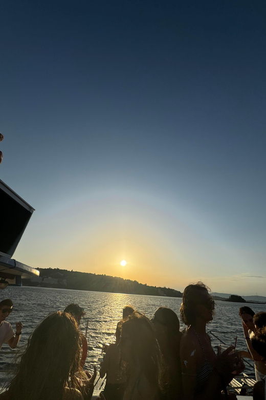 sunset-boat-party
