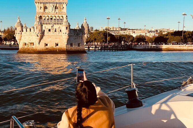 sunset-boat-tour-in-lisbon-with-wine