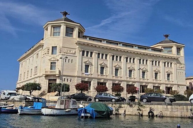 sunset-boat-tour-in-syracuse
