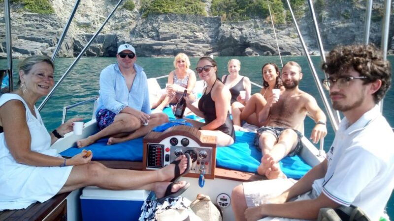 sunset-boat-tour-with-drinks-and-snacks