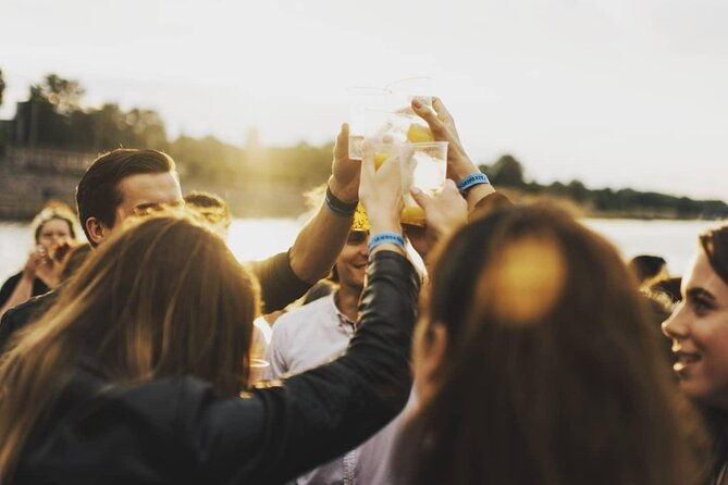sunset-boat-tour-with-unlimited-drinks-in-warsaw