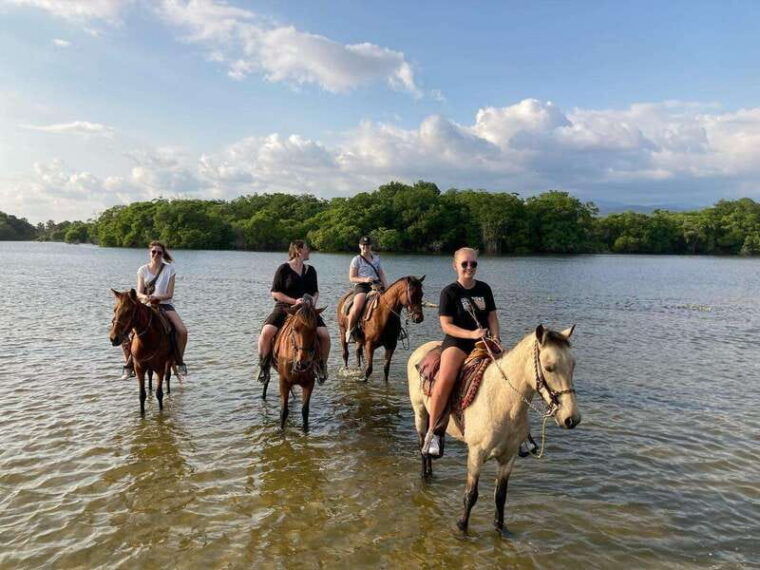 sunset-by-horse-on-the-beach