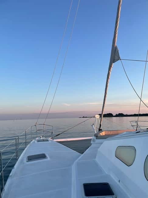 Sunset cruise and cocktail reception - Key Points