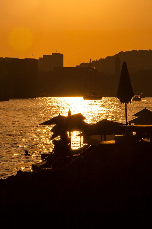 sunset-cruise-in-old-town-of-dubrovnik