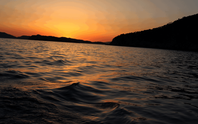 sunset-cruise-in-old-town-of-dubrovnik