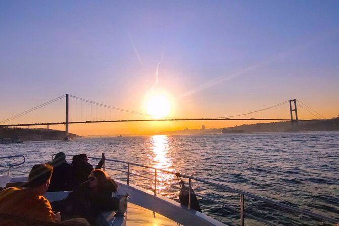 sunset-cruise-with-dinner-in-bosphorus