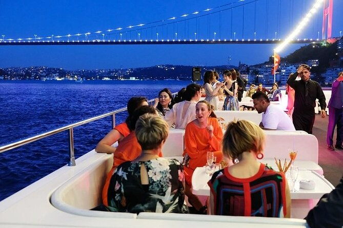 sunset-cruise-with-dinner-in-bosphorus