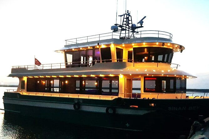 sunset-cruise-with-dinner-in-bosphorus