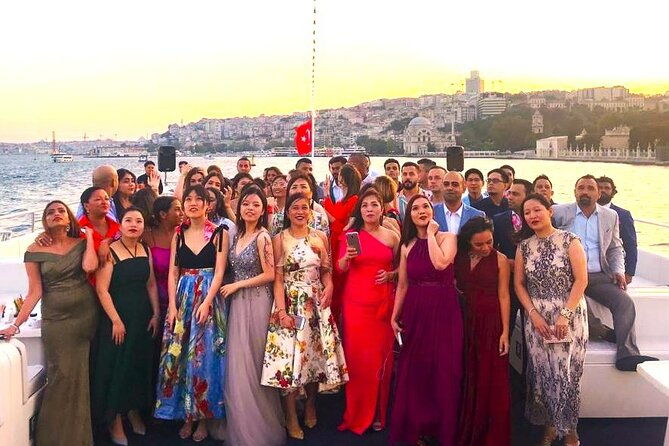 sunset-cruise-with-dinner-in-bosphorus