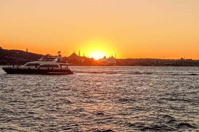 sunset-cruise-with-dinner-in-bosphorus