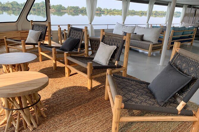 Sunset Cruise Zambezi Explorer & The Eatery Dinner (Combo) - FAQs