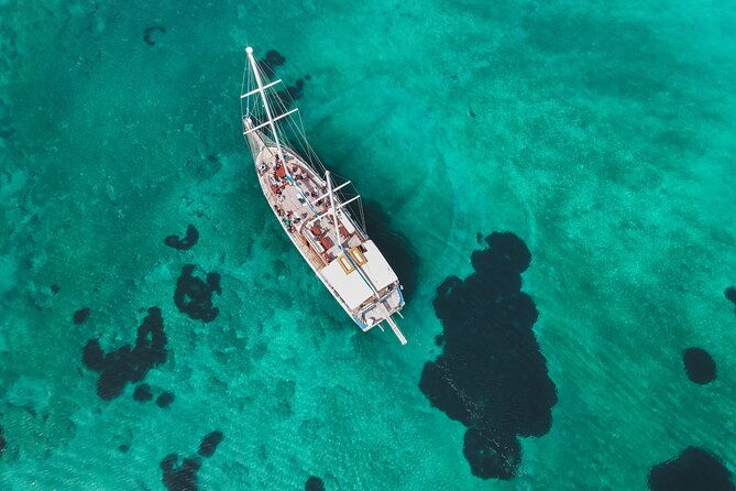 sunset-dinner-cruise-sunset-swim-drinks-and-dinner-onboard-2