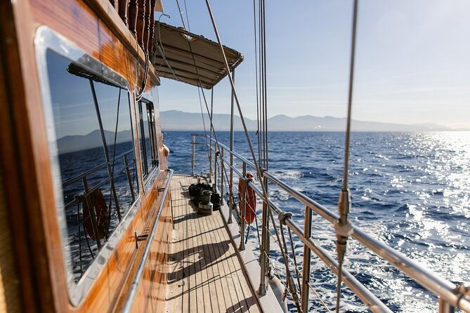 sunset-dinner-cruise-sunset-swim-drinks-and-dinner-onboard-2