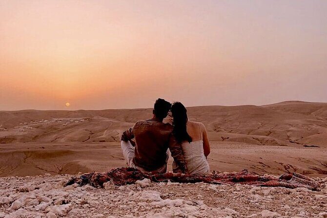 Sunset Dinner in Agafay Desert with show & Transfers - Key Points
