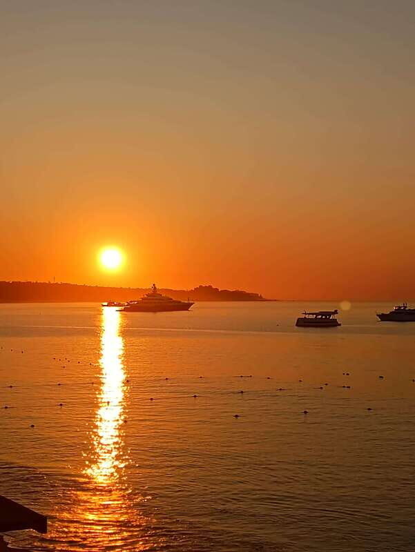 Sunset Dinner Tour - An In-Depth Look at the Sunset Dinner Tour