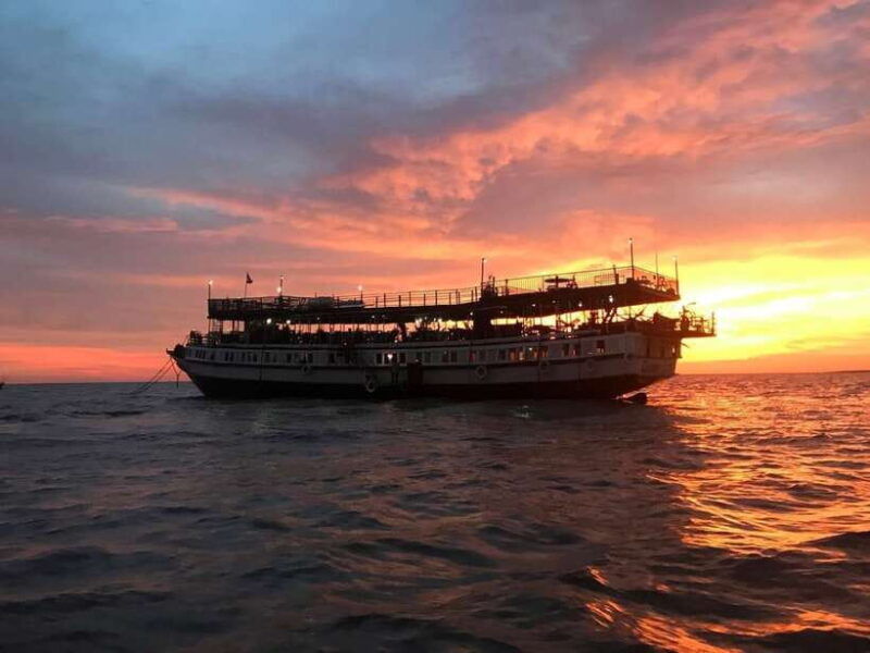 sunset-dinner-tour-tonle-sap-lake-floating-village