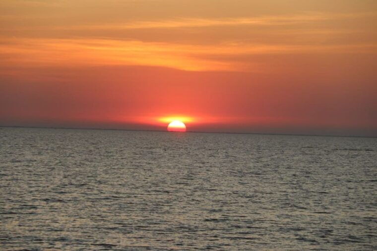 sunset-dinner-tour-tonle-sap-lake-floating-village