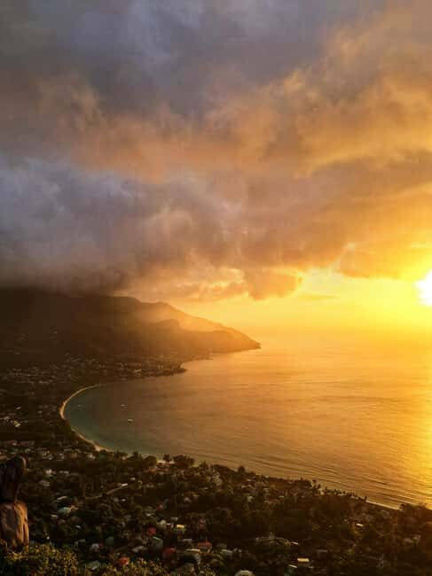 Sunset Explorer! Scenic Mountain Hike in Seychelles - An In-Depth Look at the Sunset Explorer Tour