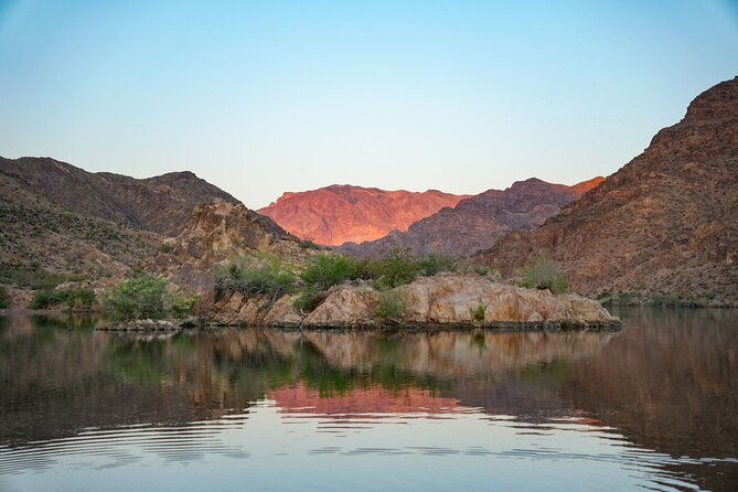 sunset-glow-kayak-tour-to-emerald-cave