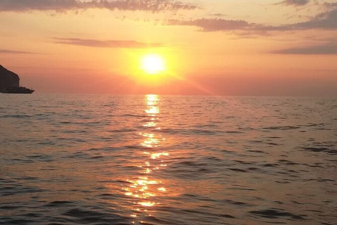 sunset-group-boat-tour-from-positano-or-praiano