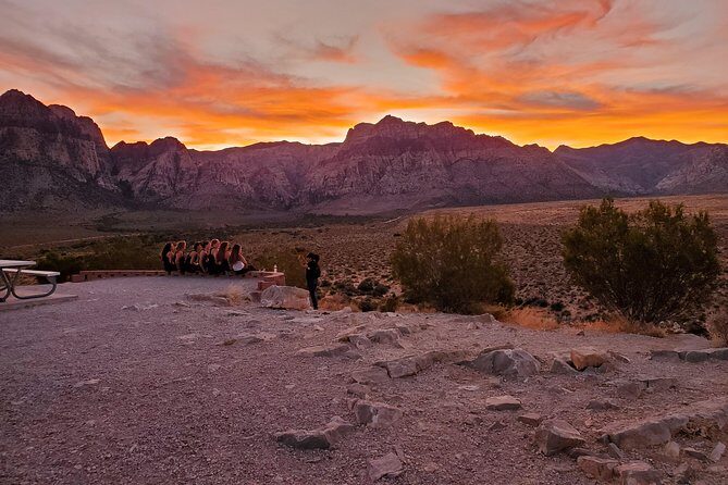 Sunset Hike and Photography Tour near Red Rock with Optional 7 Magic Mountains - FAQ