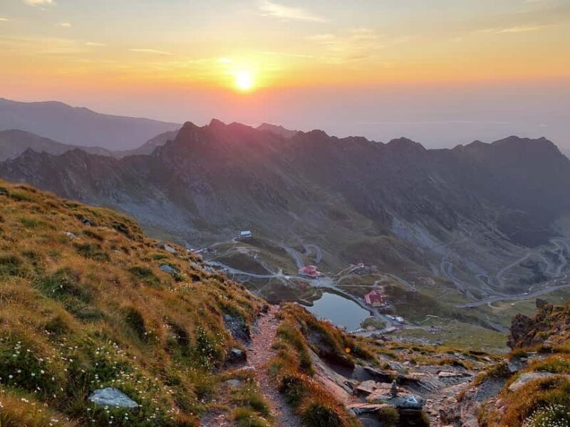 Sunset Hike on Transfgran: Buteanu & Capra glaciary lake - Discovering the Transfagarasan Experience