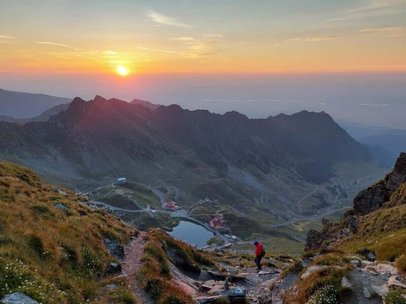 Sunset Hike on Transfgran: Buteanu & Capra glaciary lake - Practical Details and Value