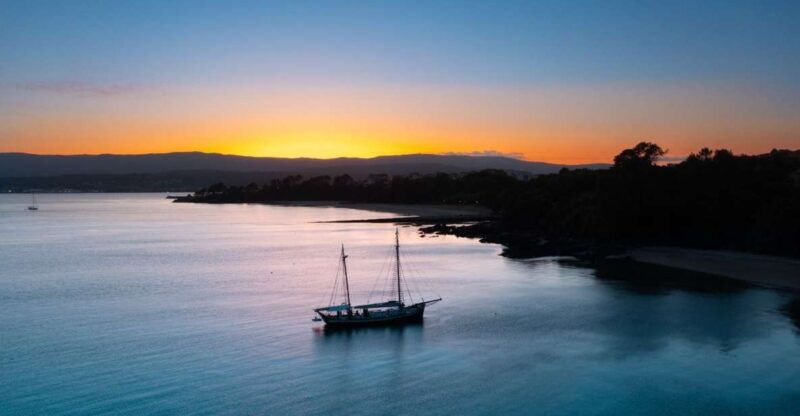 sunset-in-schooner-sailing-vigo-ria