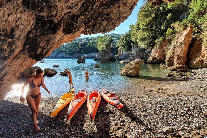 sunset-kayak-adventure-caves-tour-swimming-aperitif