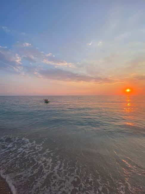 Sunset kayak/Sup tour - Lukova tiny caves and Secret beaches - Discovering the Beauty of Lukova’s Coastline