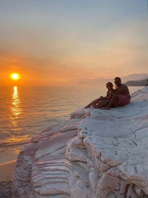 Sunset kayak/Sup tour - Lukova tiny caves and Secret beaches - Who Should Consider This Tour?