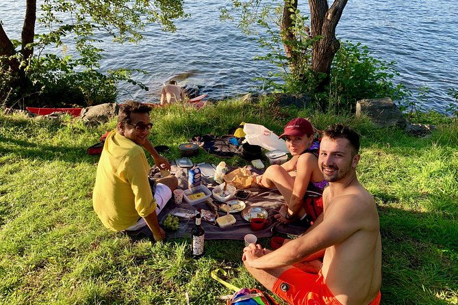 sunset-kayak-tour-in-central-stockholm-and-swedish-fika-2