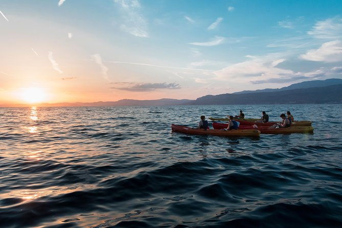 sunset-kayaking