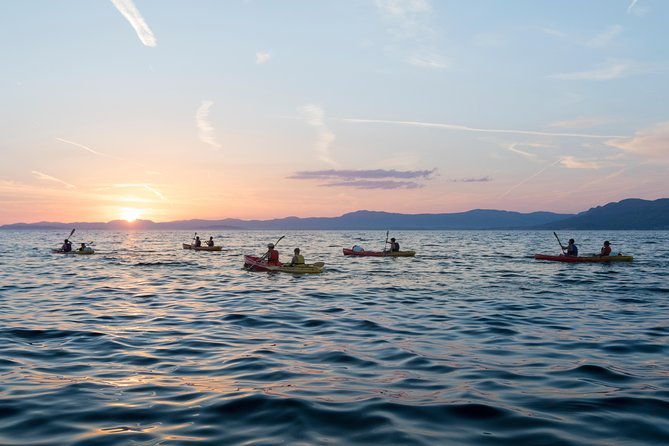 sunset-kayaking