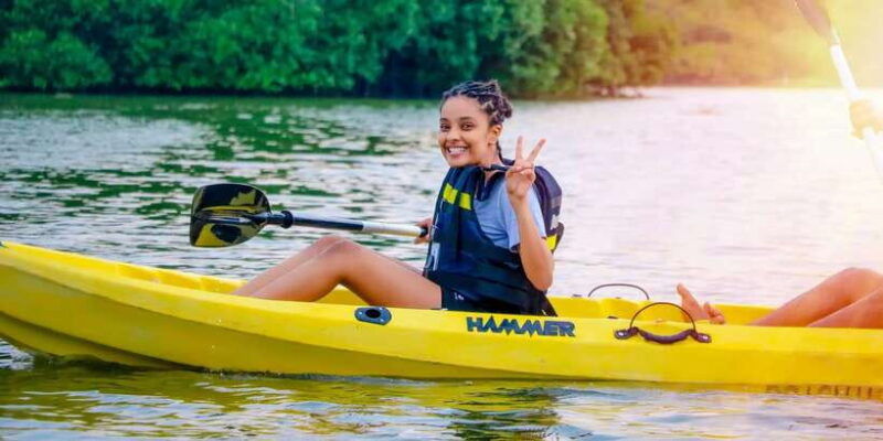 sunset-kayaking-on-the-negombo-lagoon