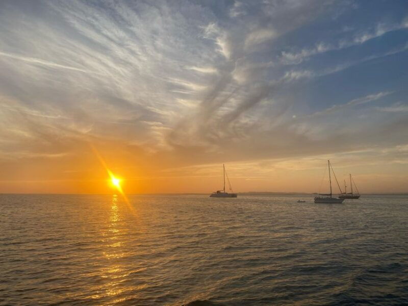 sunset-on-a-luxury-sailing-yacht-lagos-algarve