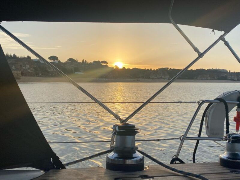 sunset-on-a-luxury-sailing-yacht-lagos-algarve