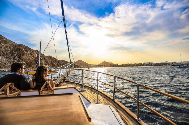 Sunset on a sailboat + Dinner with views of the Cabo Arch - Sunset on a Sailboat + Dinner with Views of the Cabo Arch: An In-Depth Review
