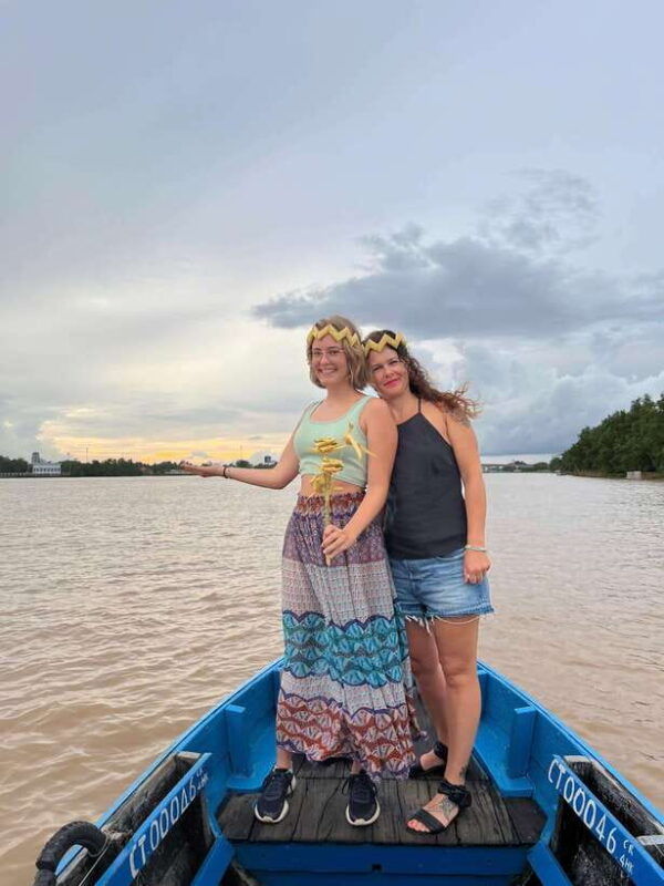 sunset-over-mekong-river-and-discover-brilliant-city